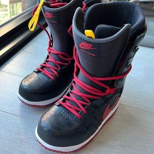 Nike Vapen Men’s Snowboarding Boots size 10 Black/Red/White - like new!